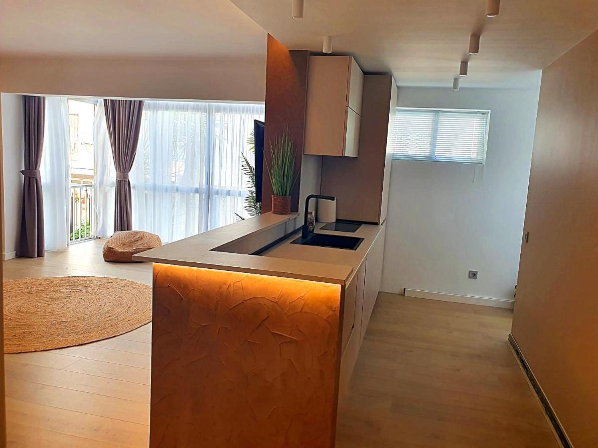 First Line Beach Beautiful Two Bedrooms ベニドルム エクステリア 写真