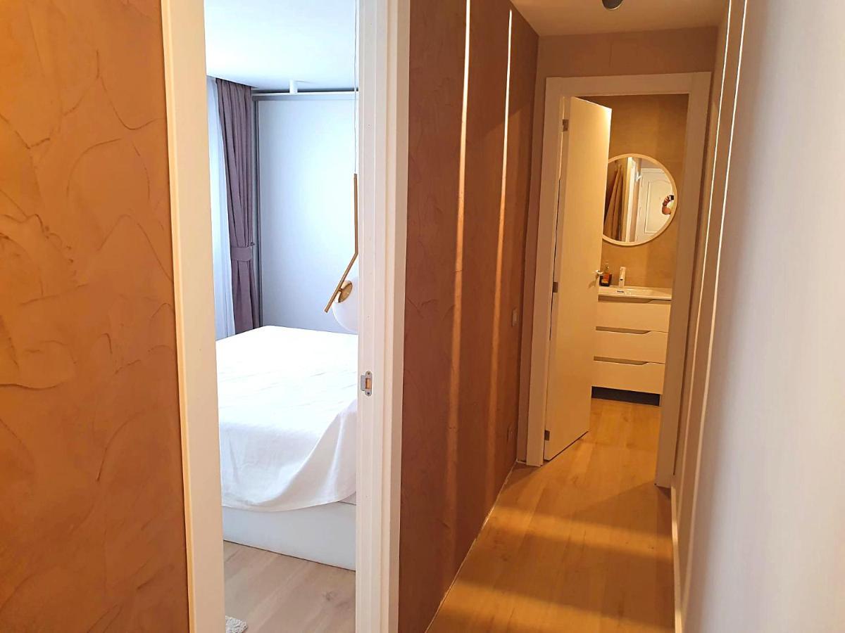 First Line Beach Beautiful Two Bedrooms ベニドルム エクステリア 写真