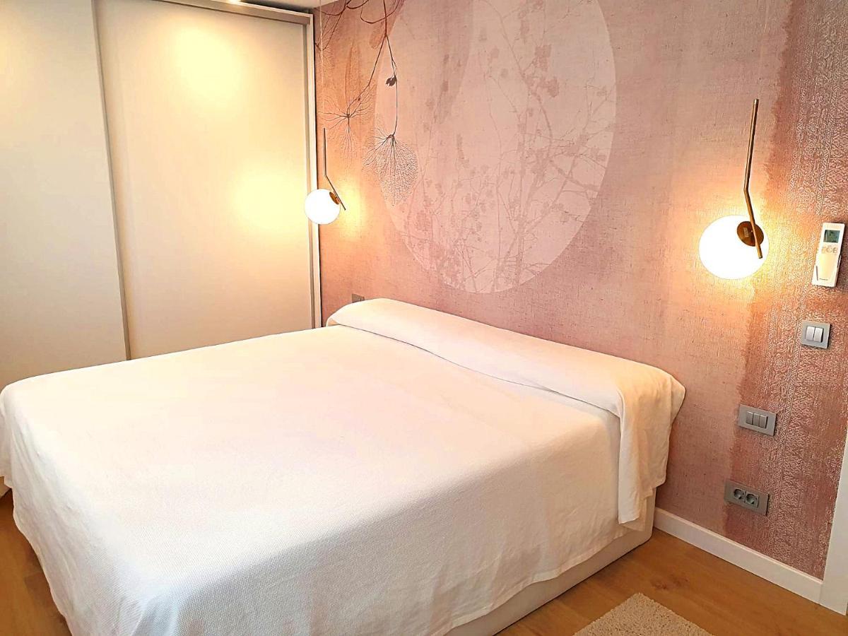 First Line Beach Beautiful Two Bedrooms ベニドルム エクステリア 写真