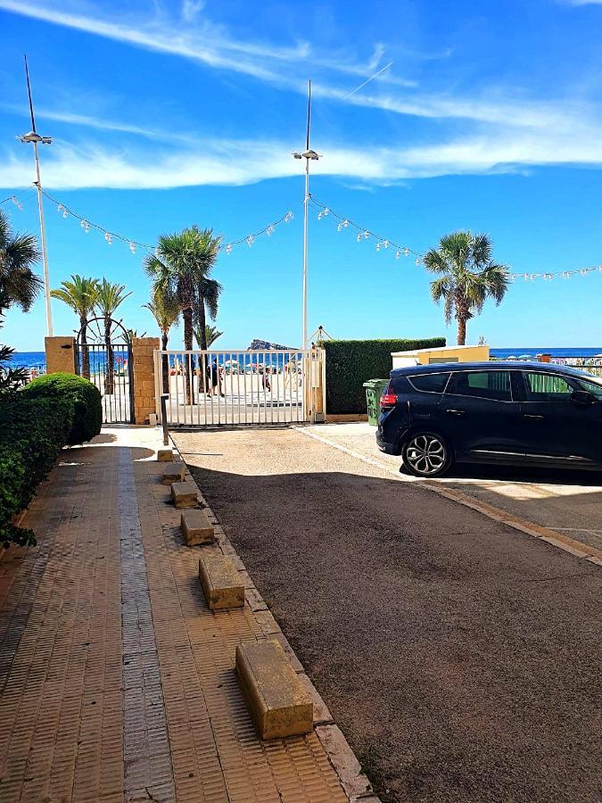 First Line Beach Beautiful Two Bedrooms ベニドルム エクステリア 写真